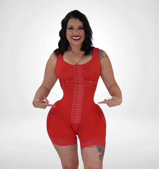 Faja Idia 7012 Post Operatoria 3ra Etapa con 15 varillas 2 tallas más grande en los glúteos Zipper en la zona intima y realce en los glúteos