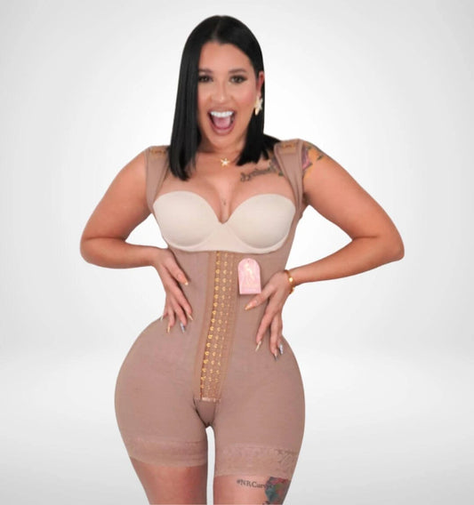Faja Azalia 7020 Post Operatoria 3ra Etapa 2 tallas más grande en los glúteos con zipper en la zona íntima y realce de glúteos