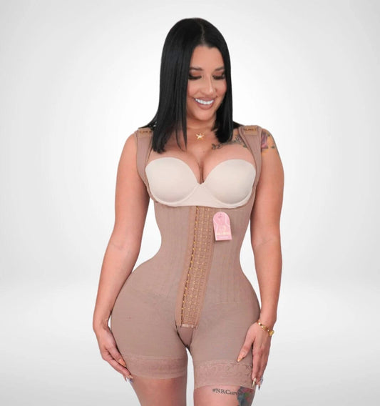 Faja Yesenia 7019 Post Operatoria 3ra Etapa 2 tallas más grande en los glúteos con abertura en la zona íntima y realce de glúteos