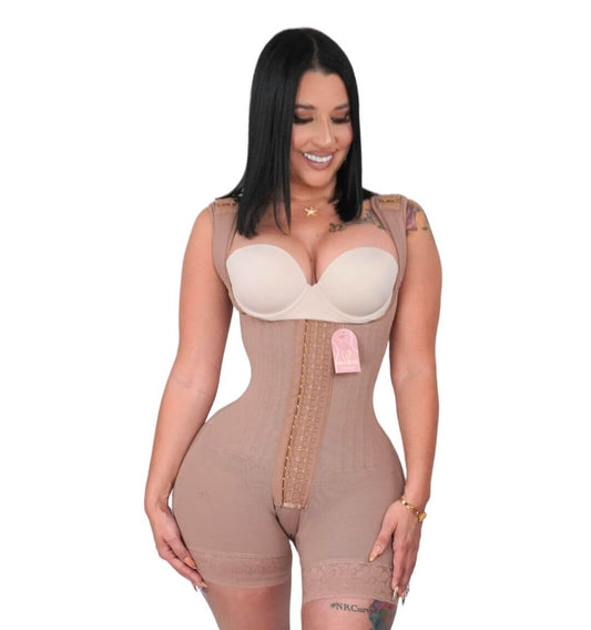 Faja Yesenia 7019 Post Operatoria 3ra Etapa 2 tallas más grande en los glúteos con abertura en la zona íntima y realce de glúteos