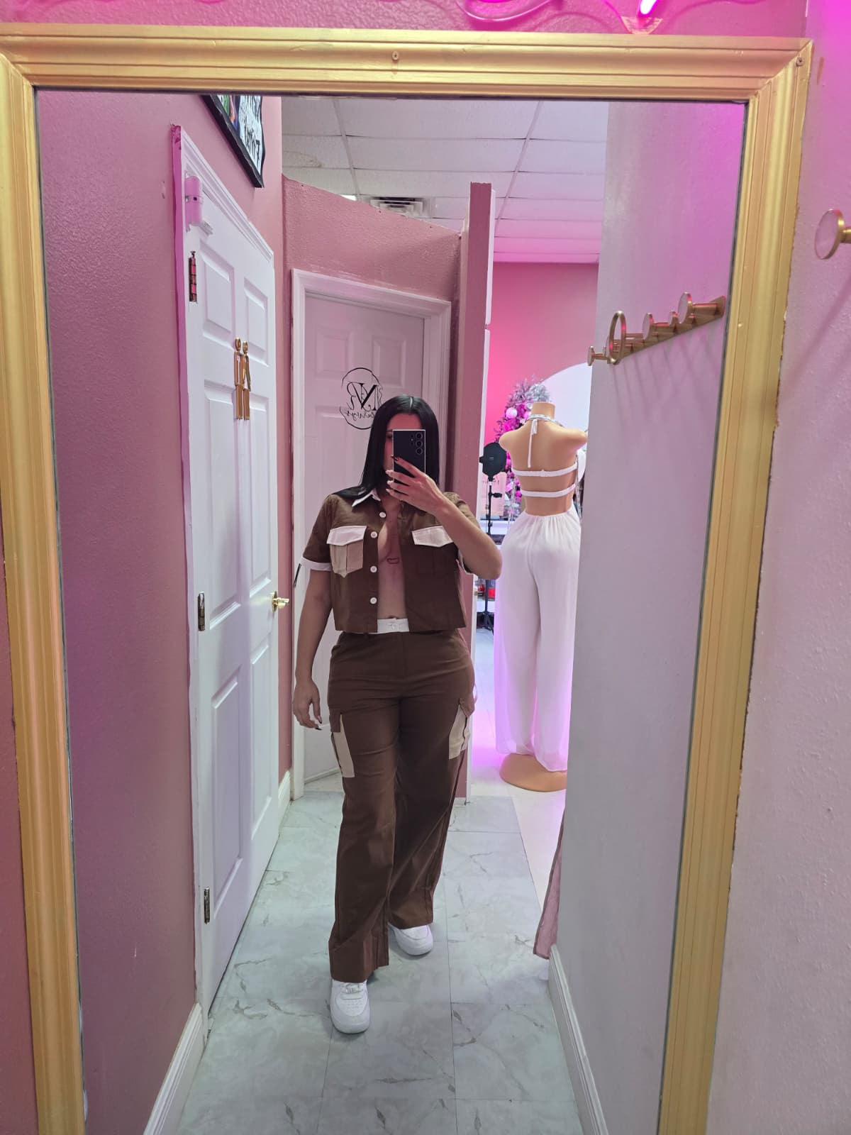Set brown