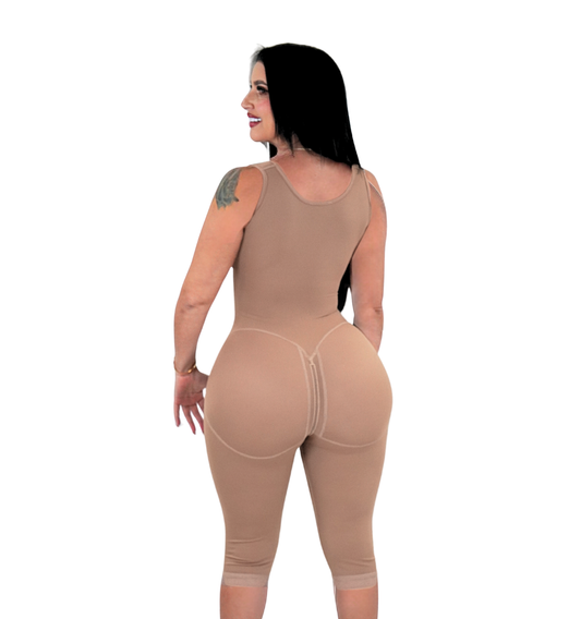 Faja Eva 7016 Post Operatoria 1ra Etapa 4 tallas más grande en los glúteos y zipper en la zona íntima